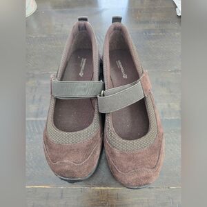 NWOT Brown Mary Jane Sz 3.5